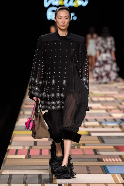 Look 24